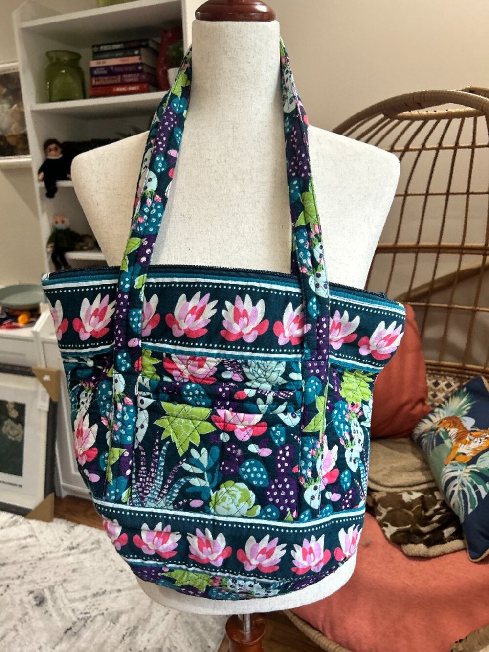 Cute tote, perfect for art supplies/knitting